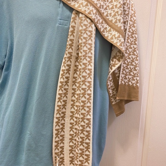 Michael Kors Scarf MK Monogra
Reversible Tan Beige White Knit Logo... - Picture 11 of 11